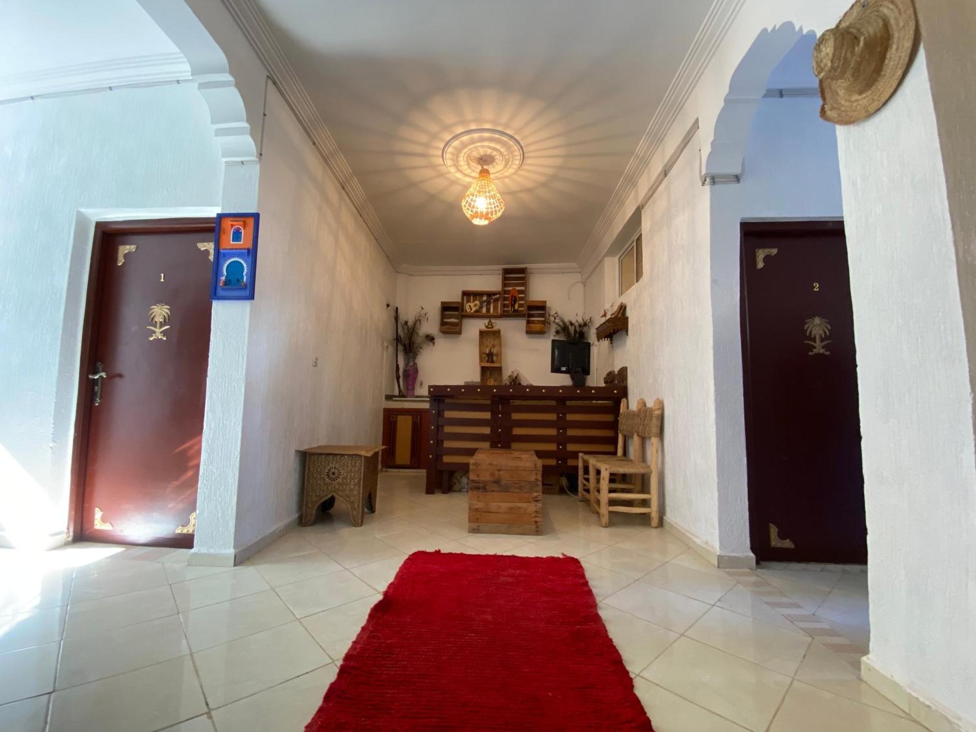 Red Carpet Surf Camp Sea, Mountain & Garden Escape Hotell Tamraght Exteriör bild