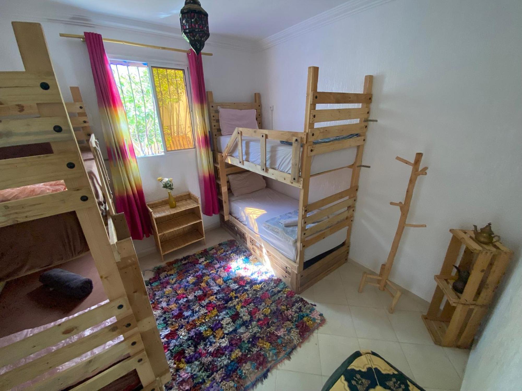 Red Carpet Surf Camp Sea, Mountain & Garden Escape Hotell Tamraght Exteriör bild